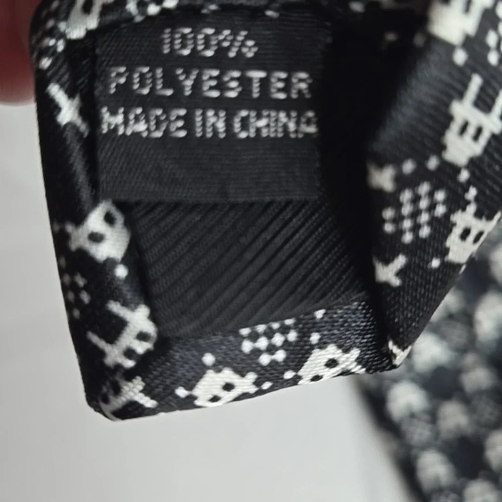 Black Tie Geek Space Invaders‎ Arcade Game Tie
